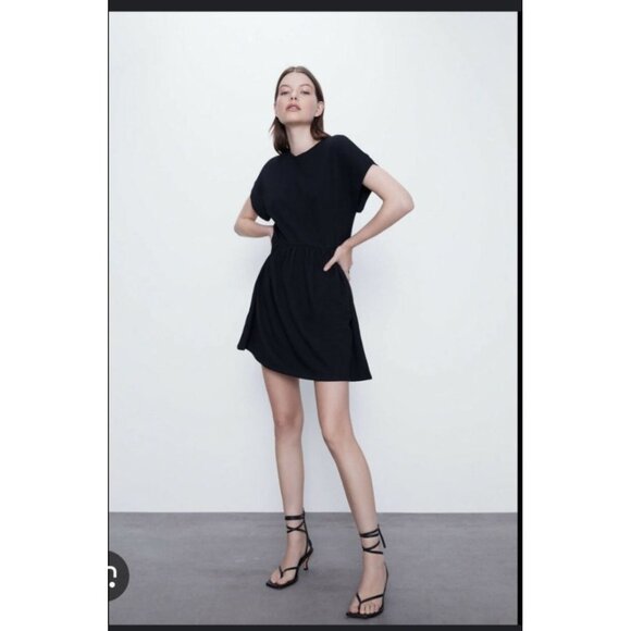 Zara Basic Black‎ Short-Sleeve Dress With Pleated Skirt & Back Zipper Closure - Picture 3 of 8